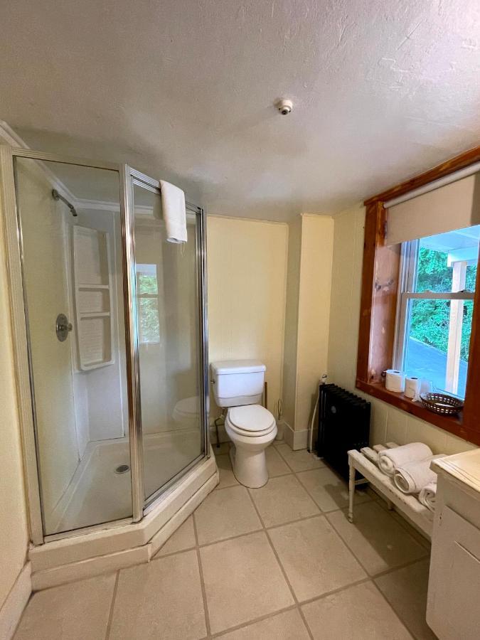 The Riverside Inn Stowe Bagian luar foto