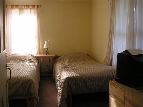 The Riverside Inn Stowe Bagian luar foto